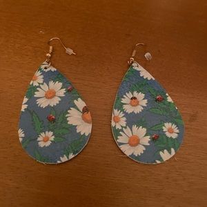 Leather teardrop earrings